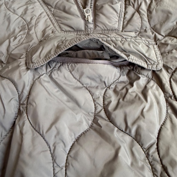 Madewell Quilted Packable Popover Puffer Jacket - Black, size Large - Picture 4 of 7